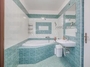 Pronájem komerční nemovitosti, Hostomice, Tyršovo náměstí, 290 m2
