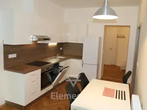 Pronájem bytu 2+1, Hradec Králové, V Lipkách, 62 m2