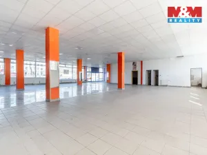 Prodej obchodního prostoru, Žďár nad Sázavou, nám. Republiky, 500 m2