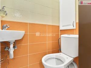 Prodej bytu 2+1, Karlovy Vary - Doubí, Modenská, 60 m2
