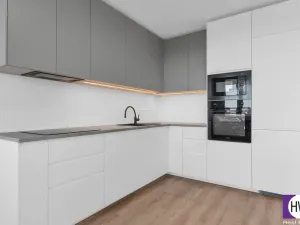 Prodej bytu 4+kk, Praha, Luhovská, 81 m2