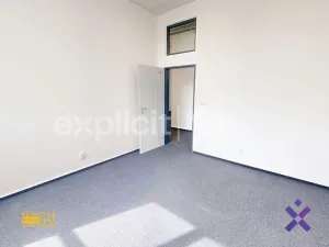 Pronájem kanceláře, Zlín, Vavrečkova, 421 m2