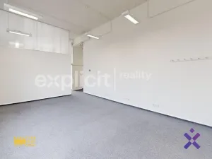 Pronájem kanceláře, Zlín, Vavrečkova, 421 m2