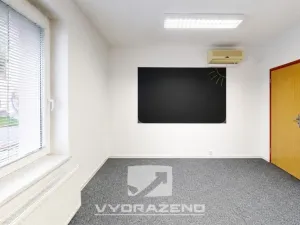 Prodej kanceláře, Mladá Boleslav - Mladá Boleslav IV, Ptácká, 1800 m2