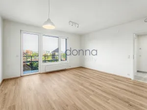 Pronájem bytu 2+kk, Praha, Hodkovická, 52 m2