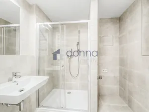 Pronájem bytu 2+kk, Praha, Hodkovická, 52 m2