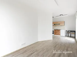 Pronájem bytu 1+kk, Škvorec - Třebohostice, 23 m2