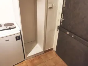 Pronájem bytu 1+kk, Praha - Vršovice, Charkovská, 25 m2