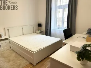 Pronájem bytu 2+kk, Praha - Košíře, Plzeňská, 36 m2