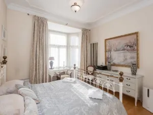Pronájem bytu 2+kk, Praha - Bubeneč, Ovenecká, 56 m2