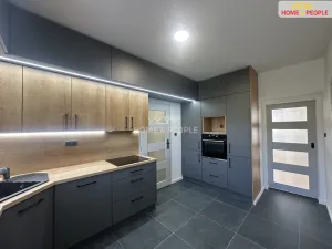 Pronájem bytu 3+1, Přelouč, K. Čapka, 75 m2