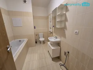 Pronájem bytu 2+kk, Beroun - Beroun-Město, V Zahradách, 65 m2
