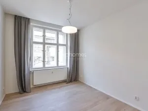Pronájem bytu 1+kk, Praha - Vinohrady, Lucemburská, 30 m2