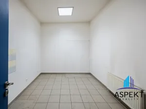Pronájem obchodního prostoru, Praha - Kobylisy, U třešňovky, 224 m2