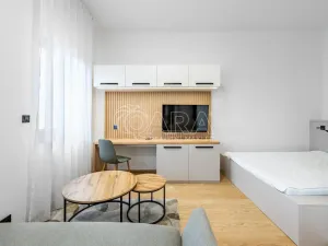 Pronájem bytu 1+kk, Praha - Karlín, Pobřežní, 35 m2