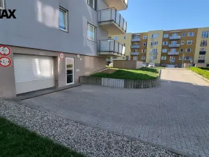 Pronájem garážového stání, Olomouc, Peškova, 12 m2