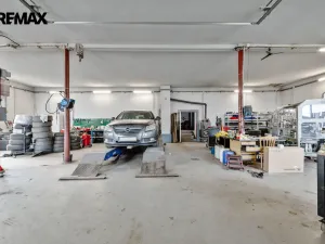 Prodej výrobních prostor, Buřenice, 2100 m2