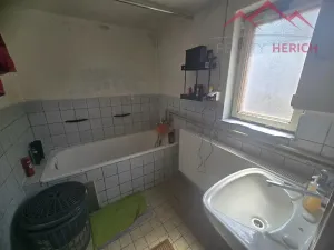 Prodej rodinného domu, Krásný Dvůr - Chrašťany, 400 m2