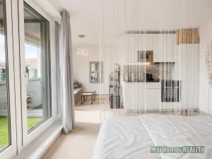 Pronájem bytu 1+kk, Praha - Hloubětín, Poděbradská, 46 m2