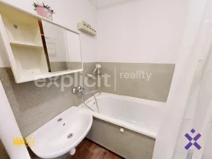 Pronájem bytu 1+1, Zlín - Malenovice, Husova, 32 m2