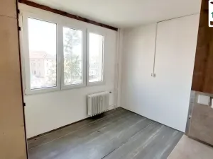 Pronájem bytu 2+1, Cheb, Valdštejnova, 60 m2