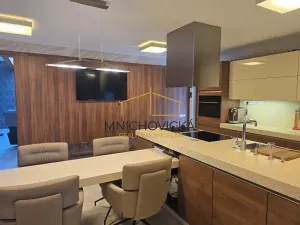 Prodej rodinného domu, Praha - Kolovraty, V Tehovičkách, 521 m2