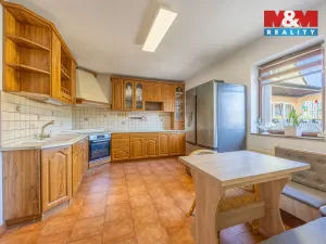 Prodej rodinného domu, Korozluky, 200 m2