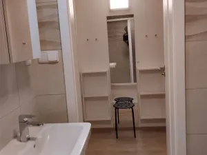 Pronájem bytu 1+kk, Praha - Smíchov, Strakonická, 30 m2