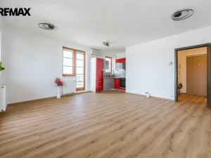 Pronájem bytu 1+kk, Praha - Břevnov, Zúžená, 37 m2