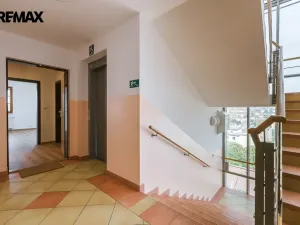 Pronájem bytu 1+kk, Praha - Břevnov, Zúžená, 37 m2
