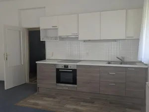 Pronájem bytu 2+kk, Praha - Kobylisy, Služská, 43 m2