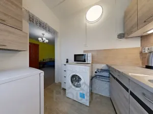 Prodej bytu 1+1, Praha - Háje, Matúškova, 30 m2