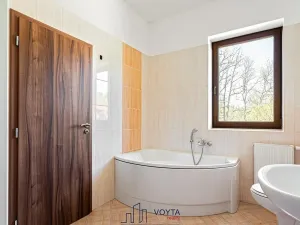 Prodej vily, Nová Role, 347 m2