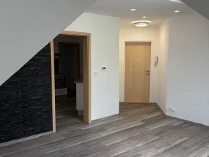 Pronájem bytu 2+1, Karlovy Vary, Moskevská, 60 m2