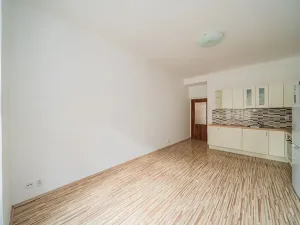 Pronájem bytu 2+kk, Praha - Vršovice, Vršovická, 48 m2