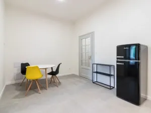 Pronájem bytu 2+1, Praha - Karlín, 75 m2