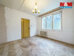 Prodej bytu 3+1, Karlovy Vary - Stará Role, Fibichova, 66 m2