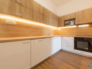 Pronájem bytu 3+1, Praha - Vinohrady, U Havlíčkových sadů, 100 m2