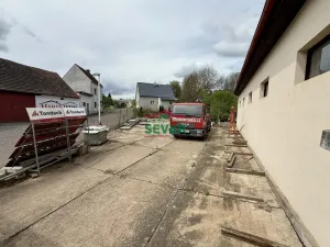 Prodej obchodního prostoru, Petrohrad - Černčice, 150 m2