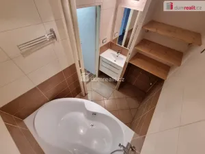 Pronájem bytu 2+1, Kralupy nad Vltavou - Lobeček, nám. Mládežníků, 54 m2