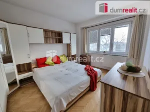Pronájem bytu 2+1, Kralupy nad Vltavou - Lobeček, nám. Mládežníků, 54 m2