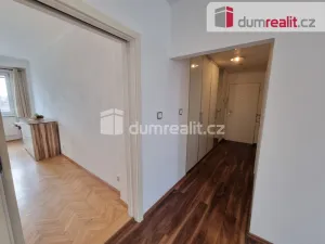 Pronájem bytu 2+1, Kralupy nad Vltavou - Lobeček, nám. Mládežníků, 54 m2