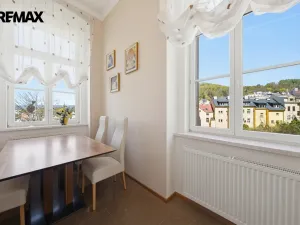 Prodej bytu 2+1, Karlovy Vary, Libušina, 66 m2