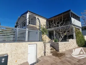 Prodej vícegeneračního domu, Jasenice, Chorvatsko, 190 m2