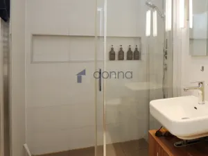 Pronájem bytu 2+kk, Praha, Varšavská, 57 m2