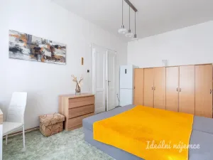 Pronájem bytu 2+kk, Praha - Staré Město, U staré školy, 45 m2