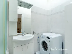 Pronájem bytu 2+kk, Praha - Staré Město, U staré školy, 45 m2
