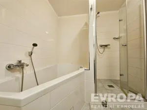 Pronájem atypického bytu, Vrchlabí, Krkonošská, 66 m2