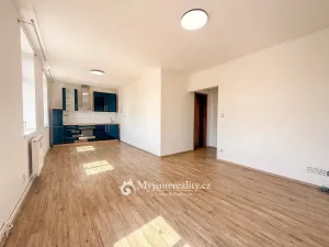 Pronájem bytu 1+kk, Znojmo, Jiráskova, 33 m2