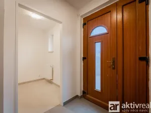 Pronájem bytu 1+kk, Praha - Dolní Chabry, Libědická, 64 m2